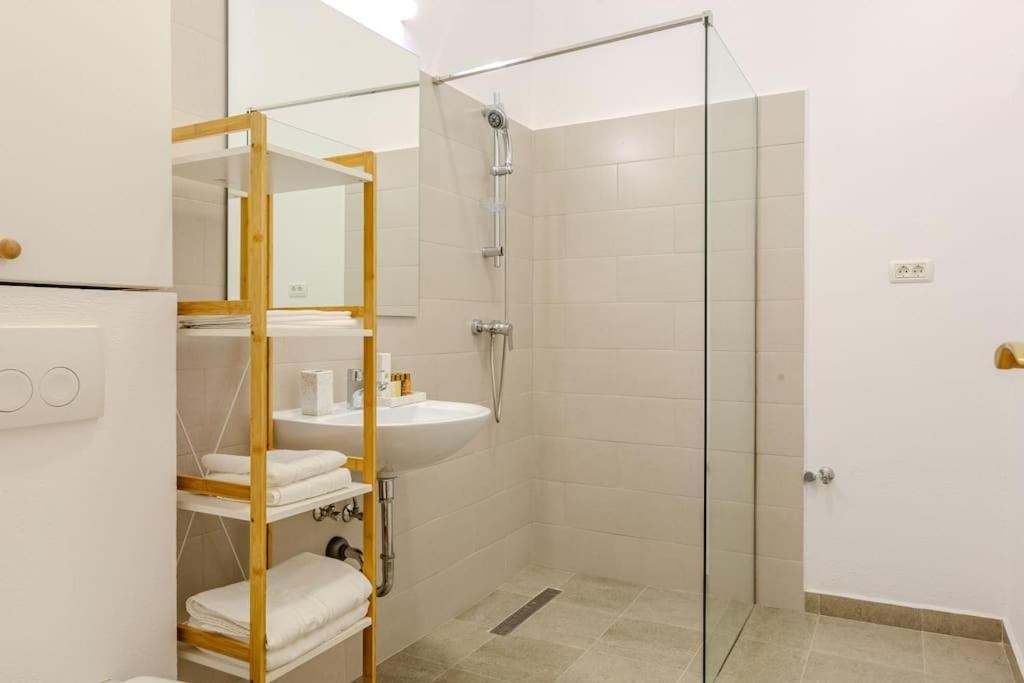 Gb4 By Rentable Apartment Brasov Ngoại thất bức ảnh